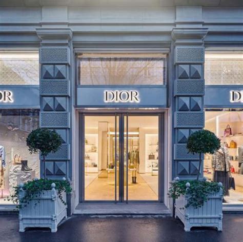 Geschäfte für Dior in Zürich .